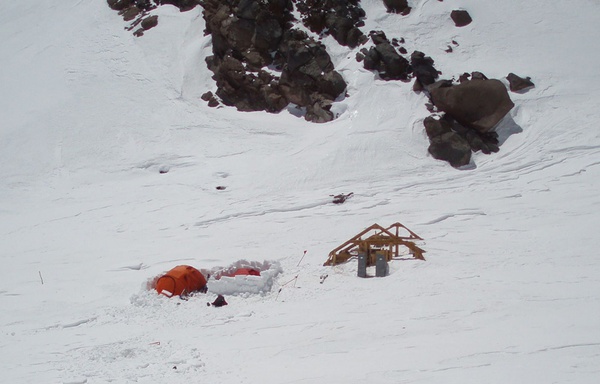 Экспедиционная палатка с повышенной ветроустойчивостью.
 Alexika Mirage 4